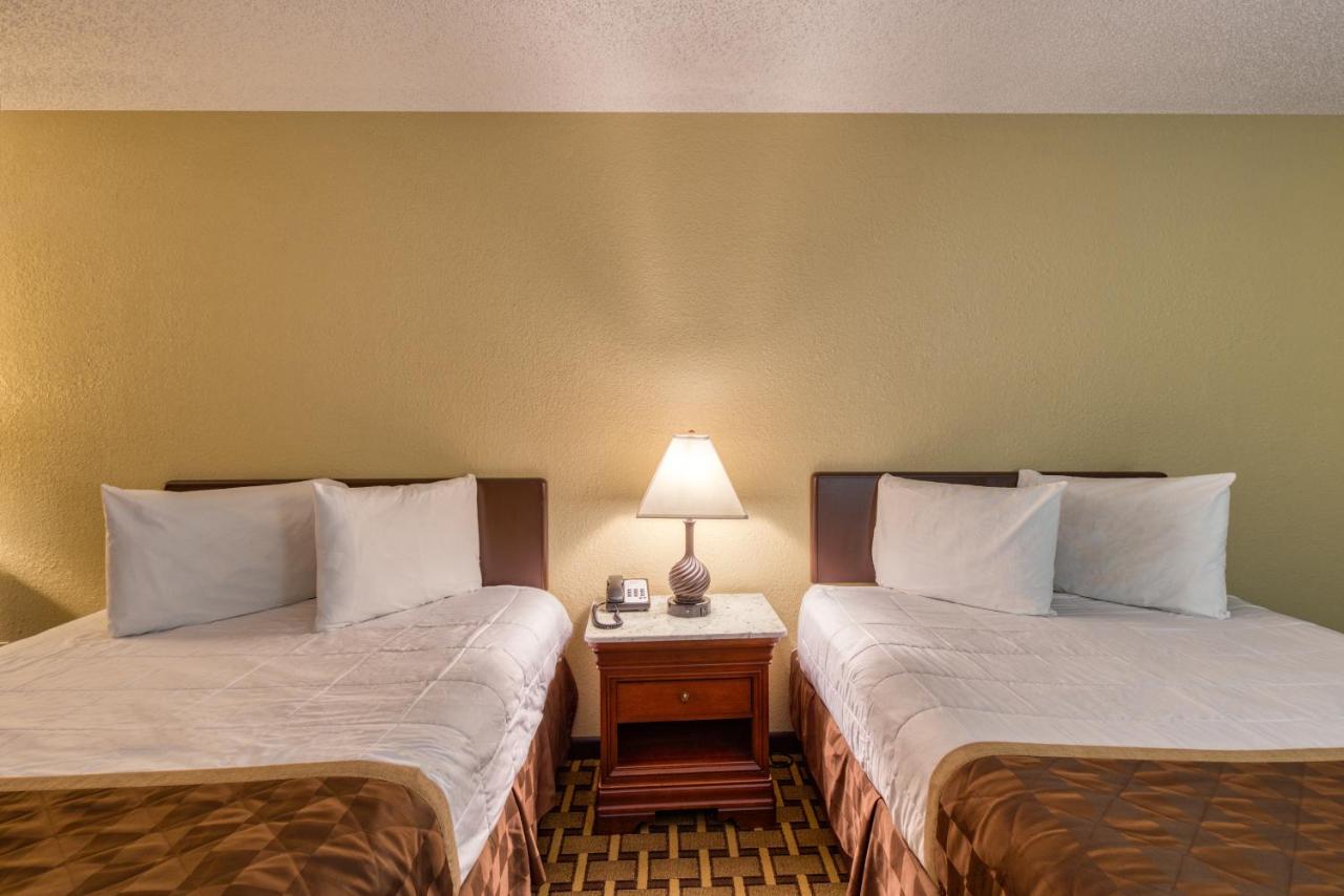 | Palms Garden Inn
