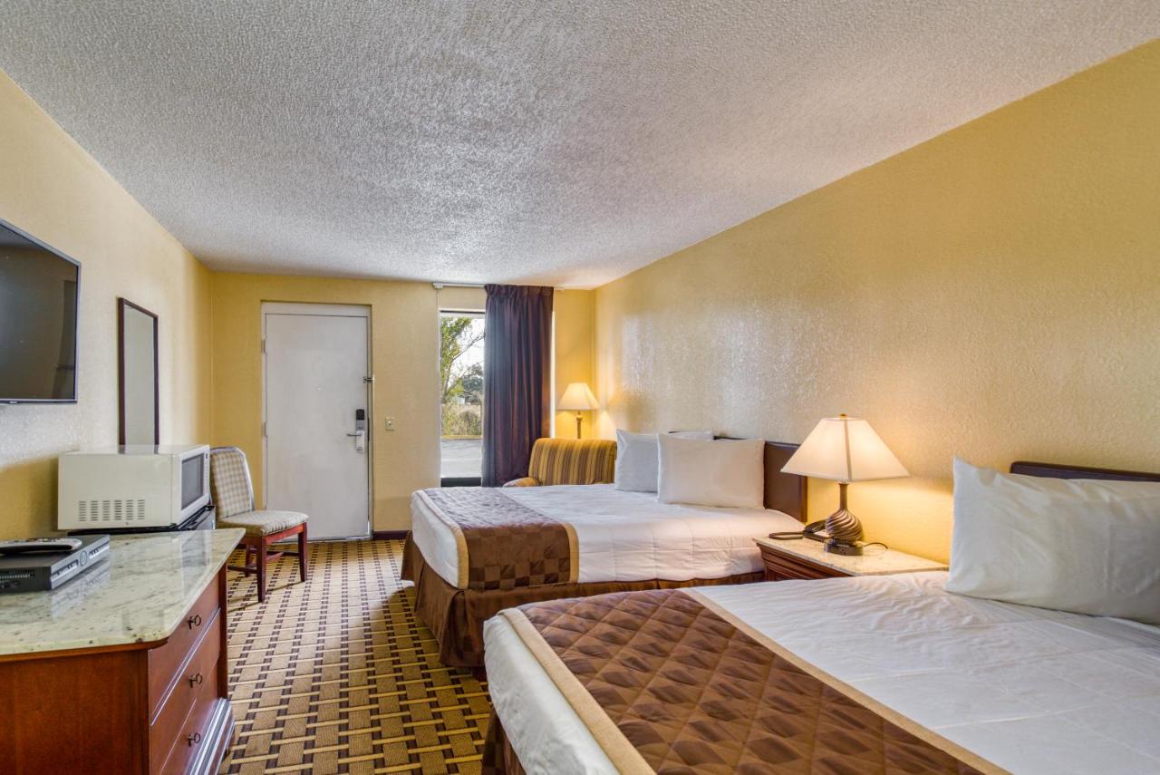 | Palms Garden Inn