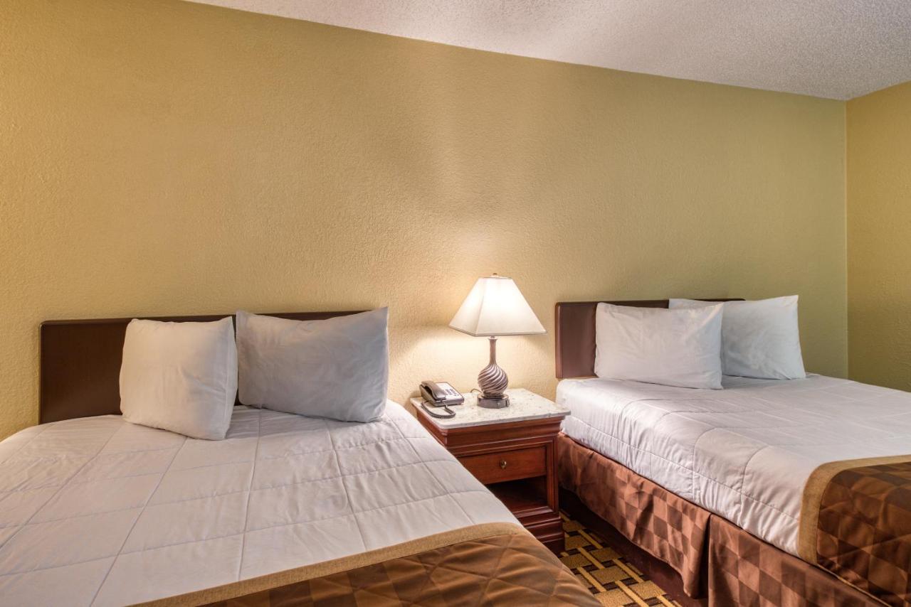 | Palms Garden Inn