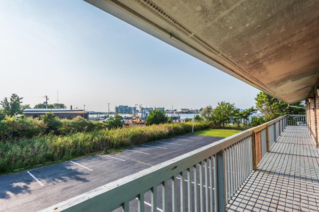 | Rodeway Inn at Somers Cove Marina