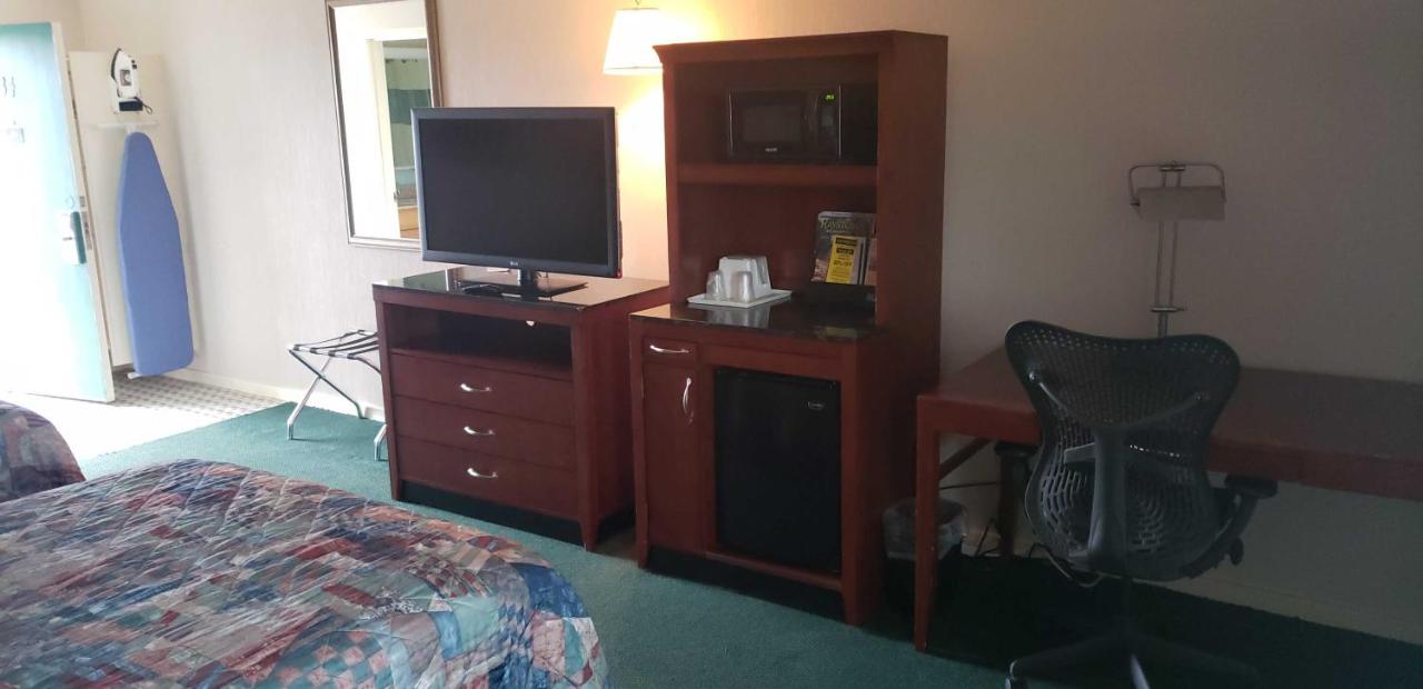 | Huntingdon Motor Inn