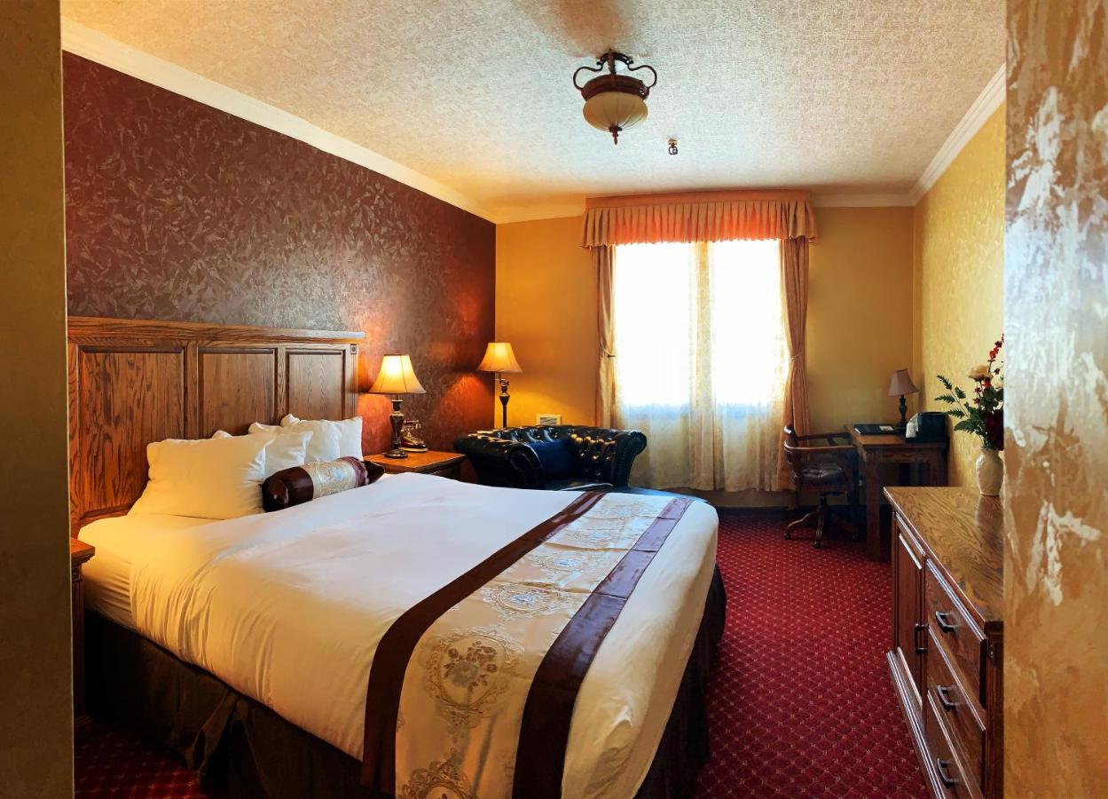 Deluxe King Room - Non-Smoking at Eureka Inn, Trademark Collection by Wyndham