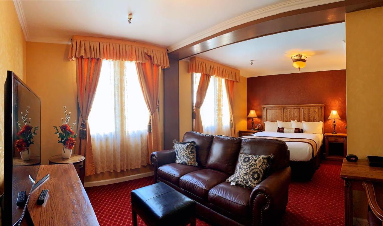 Deluxe King Room - Non-Smoking at Eureka Inn, Trademark Collection by Wyndham