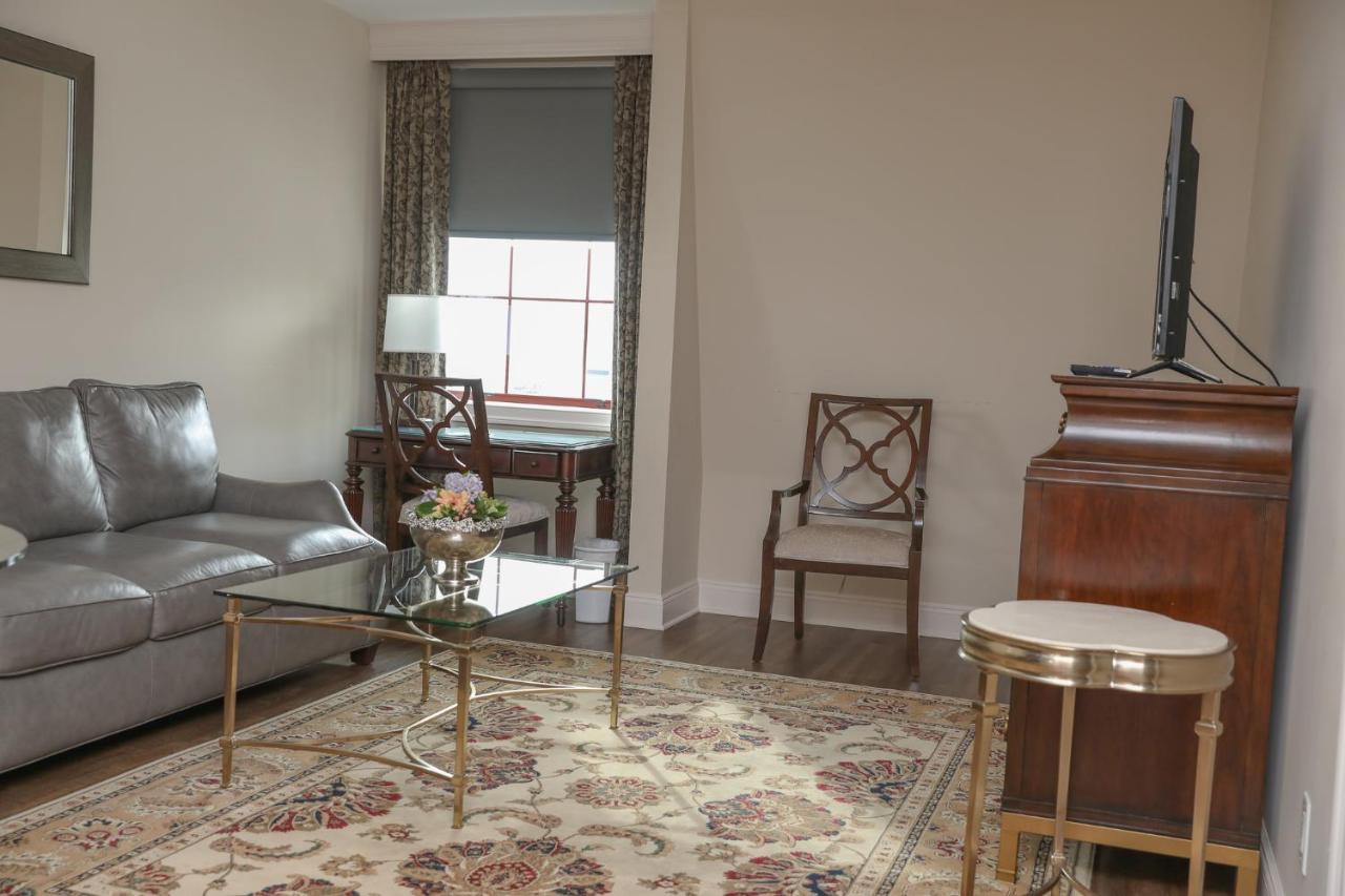One-Bedroom Suite at Norwalk Inn & Conference Center