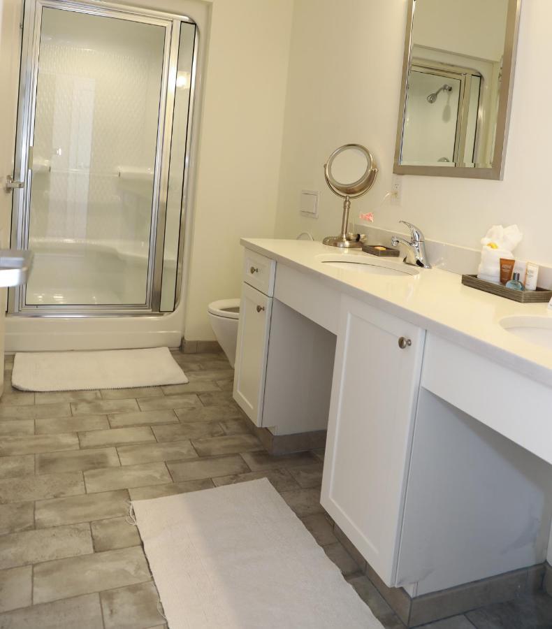 One-Bedroom Suite at Norwalk Inn & Conference Center