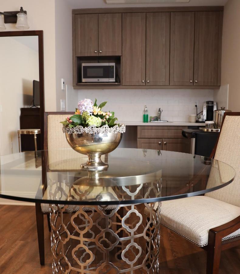 One-Bedroom Suite at Norwalk Inn & Conference Center
