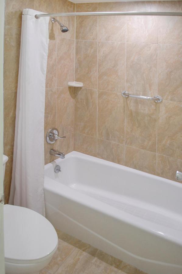 Double Room with Two Double Beds - Smoking at Travelodge by Wyndham Manhasset
