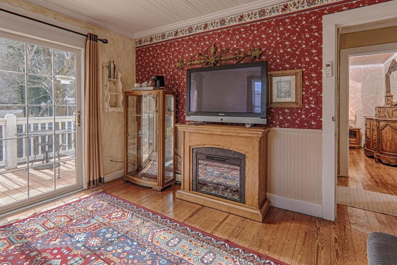 | Broad River Inn