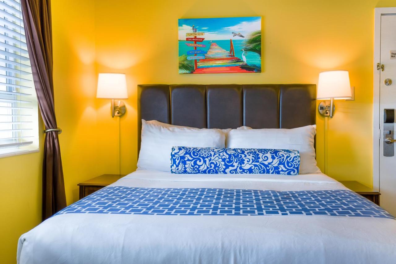 Queen Room - Disability Access at Pegasus International Hotel