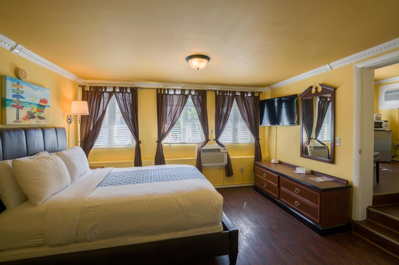 Superior Queen Suite with Two Queen Beds with Sofa Bed at Pegasus International Hotel