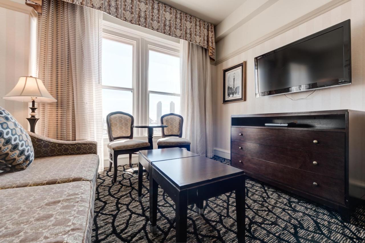 Junior Suite at Gaslamp Plaza Suites