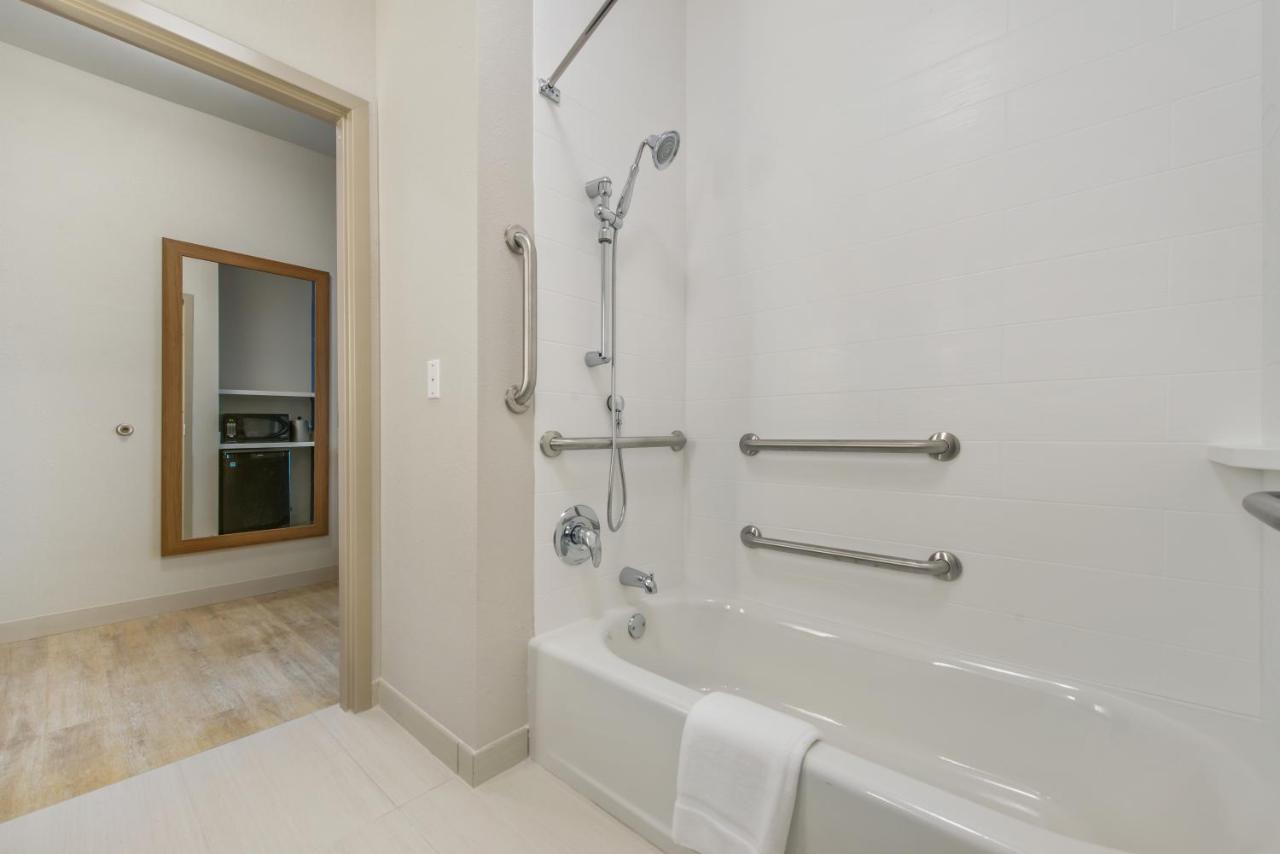  | Holiday Inn Express & Suites Carrollton West, an IHG Hotel