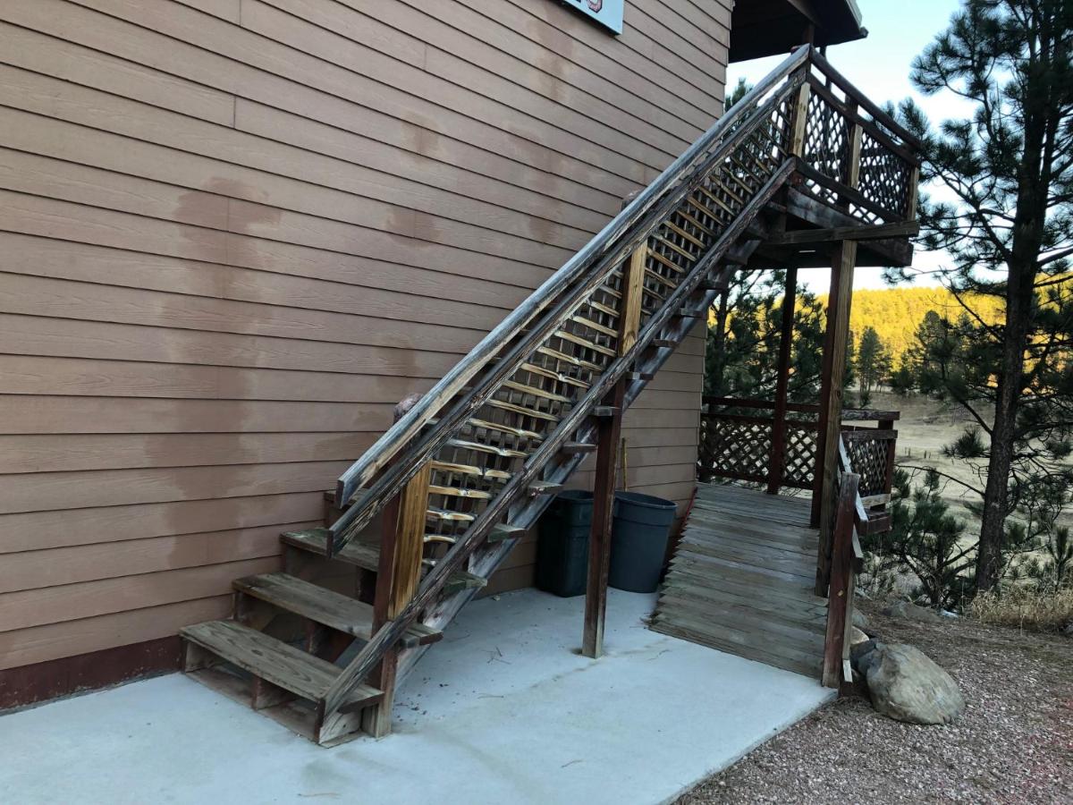 | Black Hills Motel at Quail's Crossing