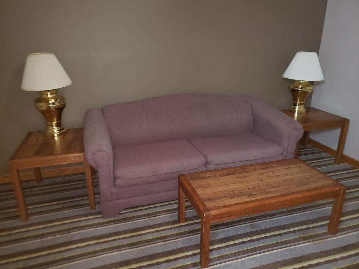 King Studio Suite - Non-Smoking at Super 8 by Wyndham Watseka