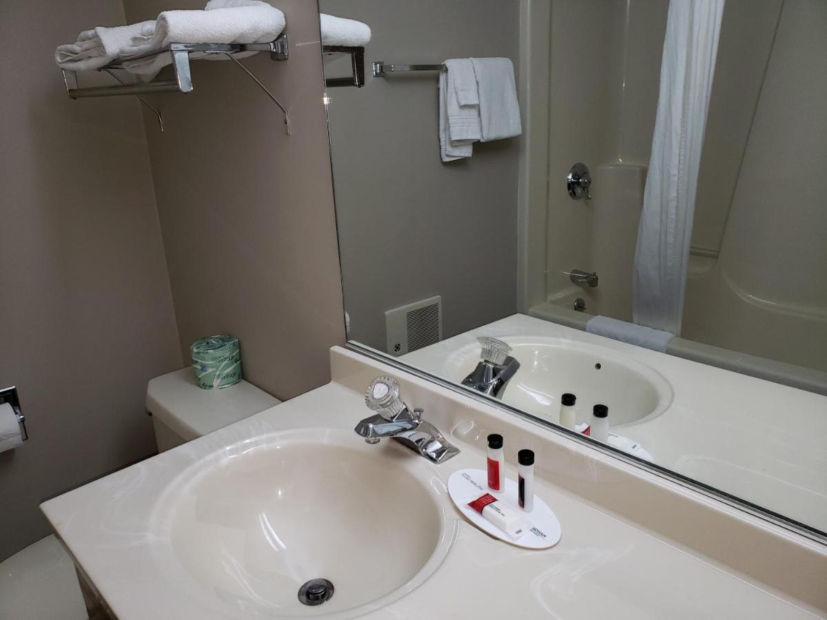 Business King Room - Non-Smoking at Super 8 by Wyndham Watseka
