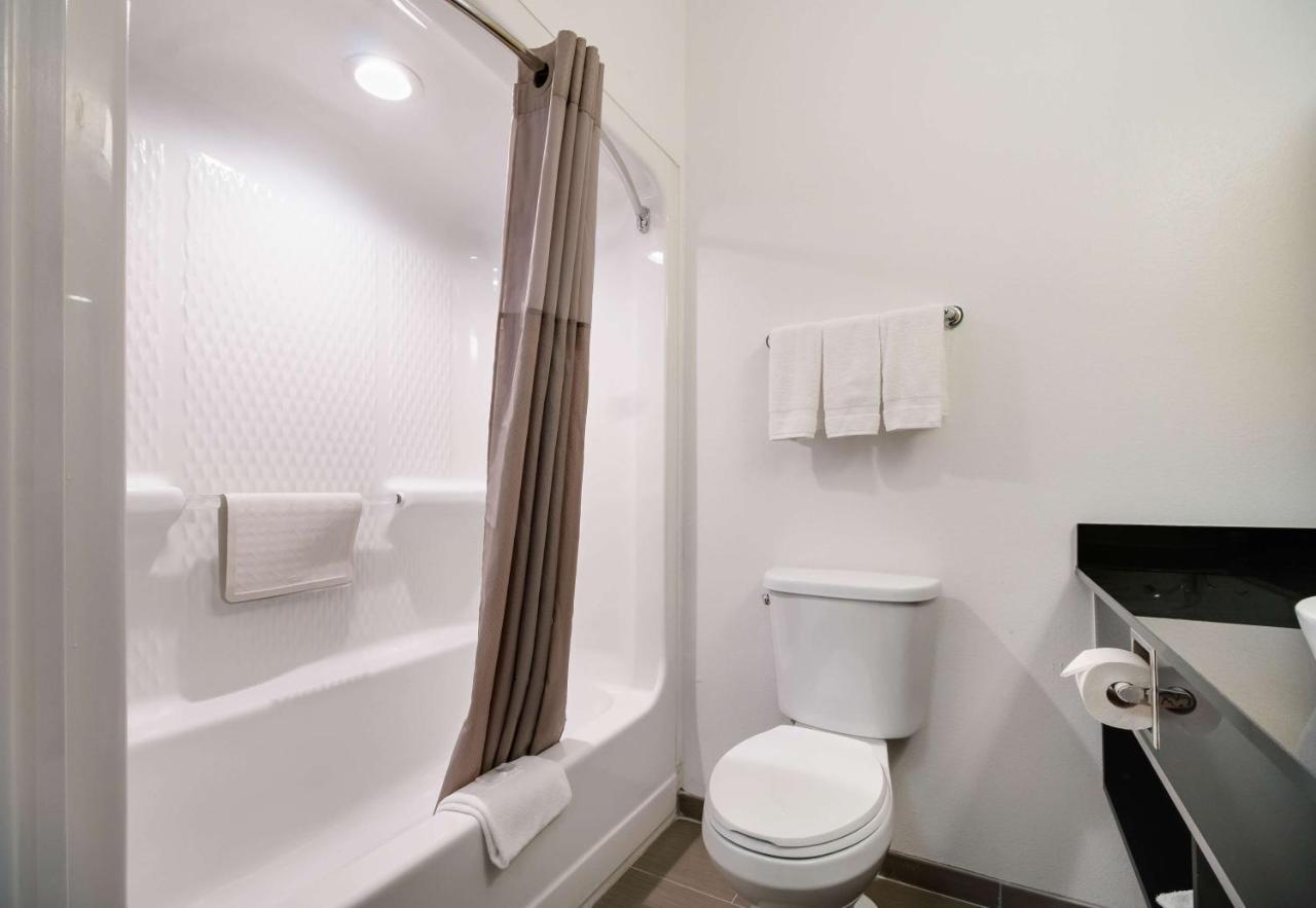 Deluxe Quadruple Room - Non-Smoking at Studio 6 Ingleside, TX