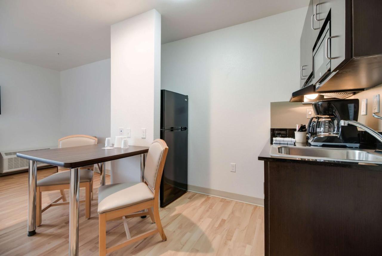 Quadruple Room - Disability Access - Non-Smoking at Studio 6 Ingleside, TX