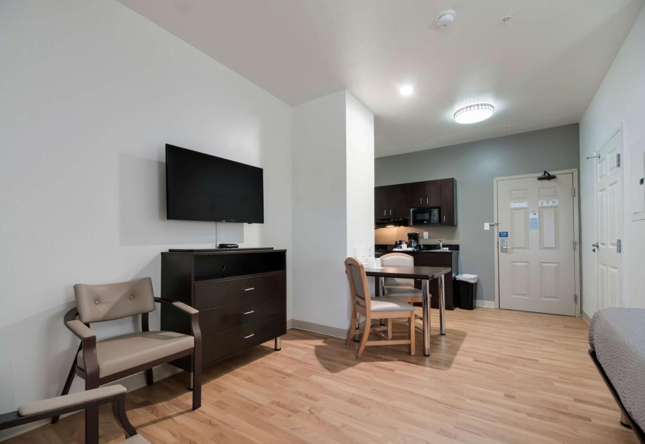 Quadruple Room - Disability Access - Non-Smoking at Studio 6 Ingleside, TX