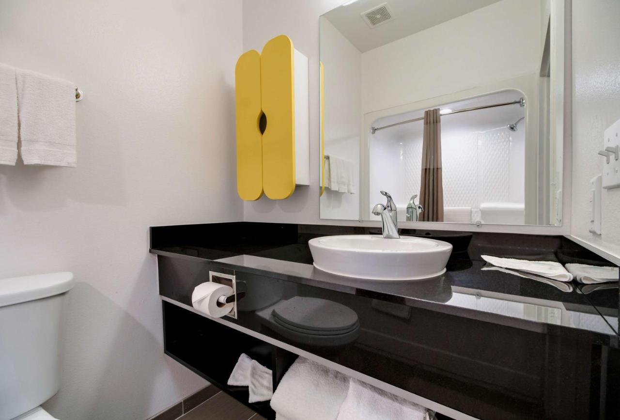 Deluxe Quadruple Room - Non-Smoking at Studio 6 Ingleside, TX