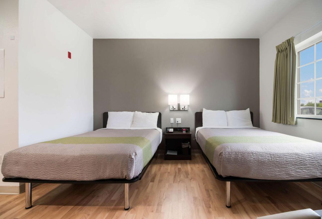 Quadruple Room - Disability Access - Non-Smoking at Studio 6 Ingleside, TX