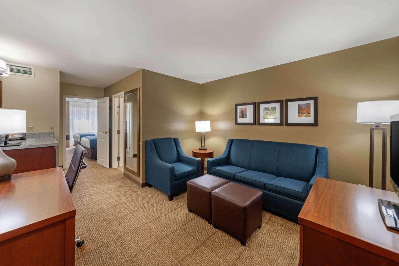 Queen Suite with Two Queen Beds and Sofa Bed at Comfort Inn & Suites Northern Kentucky