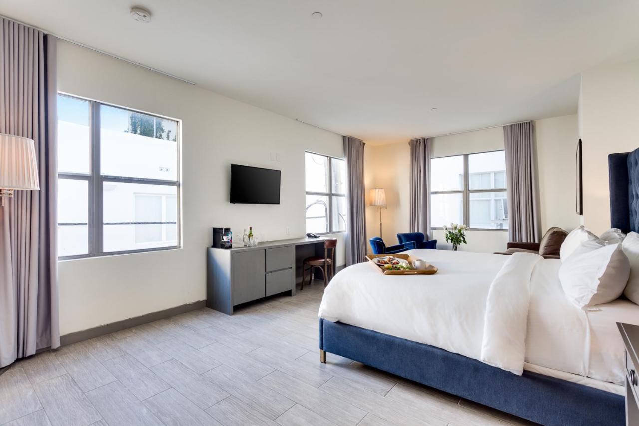 Accessible Deluxe Queen at Clinton Hotel South Beach