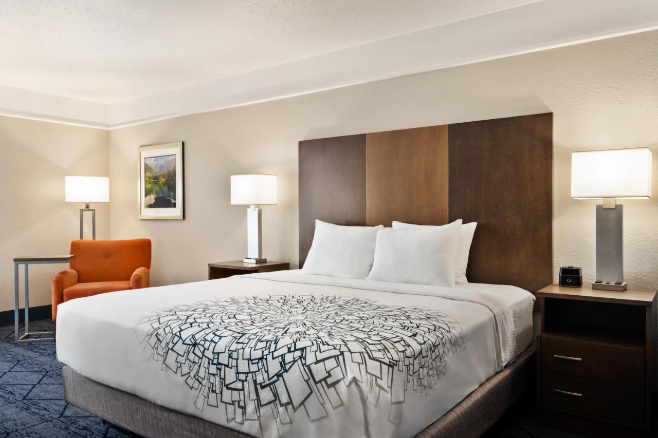King Room - Mobility Access/Non-Smoking at La Quinta Inn and Suites by Wyndham at WaTiki Waterpark