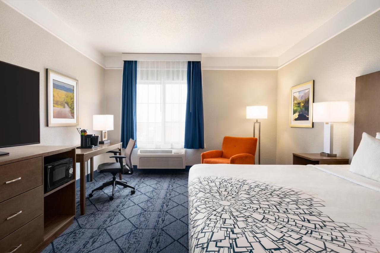 King Room - Mobility Access/Non-Smoking at La Quinta Inn and Suites by Wyndham at WaTiki Waterpark
