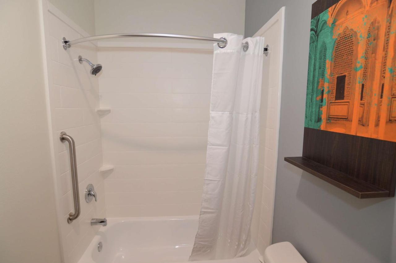 Queen Suite with Kitchenette at Best Western Ingleside Inn & Suites
