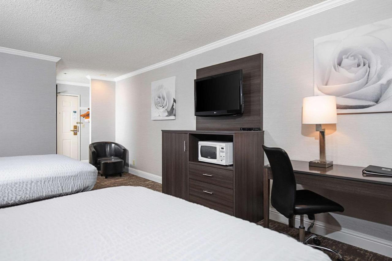 Queen Room with Two Queen Beds - Non-Smoking at Clarion Inn Silicon Valley