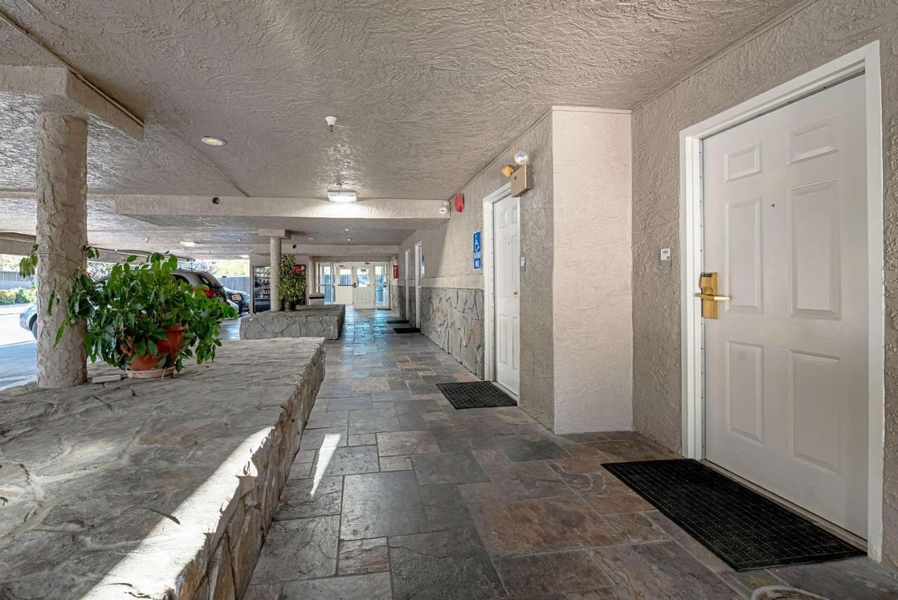 King Room - Accessible/Non-Smoking at Clarion Inn Silicon Valley