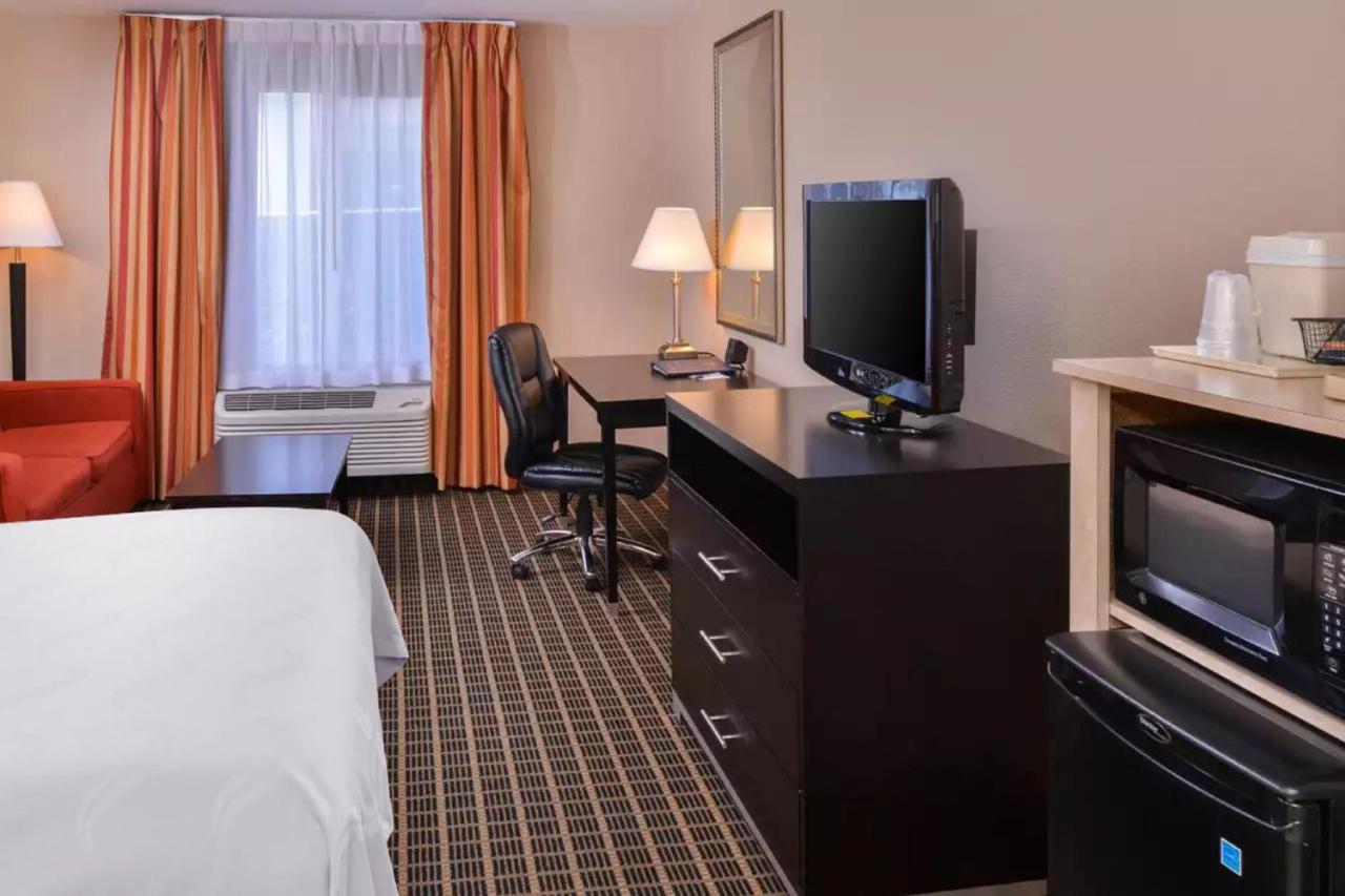 Standard Queen Room at Hotel Nova SFO