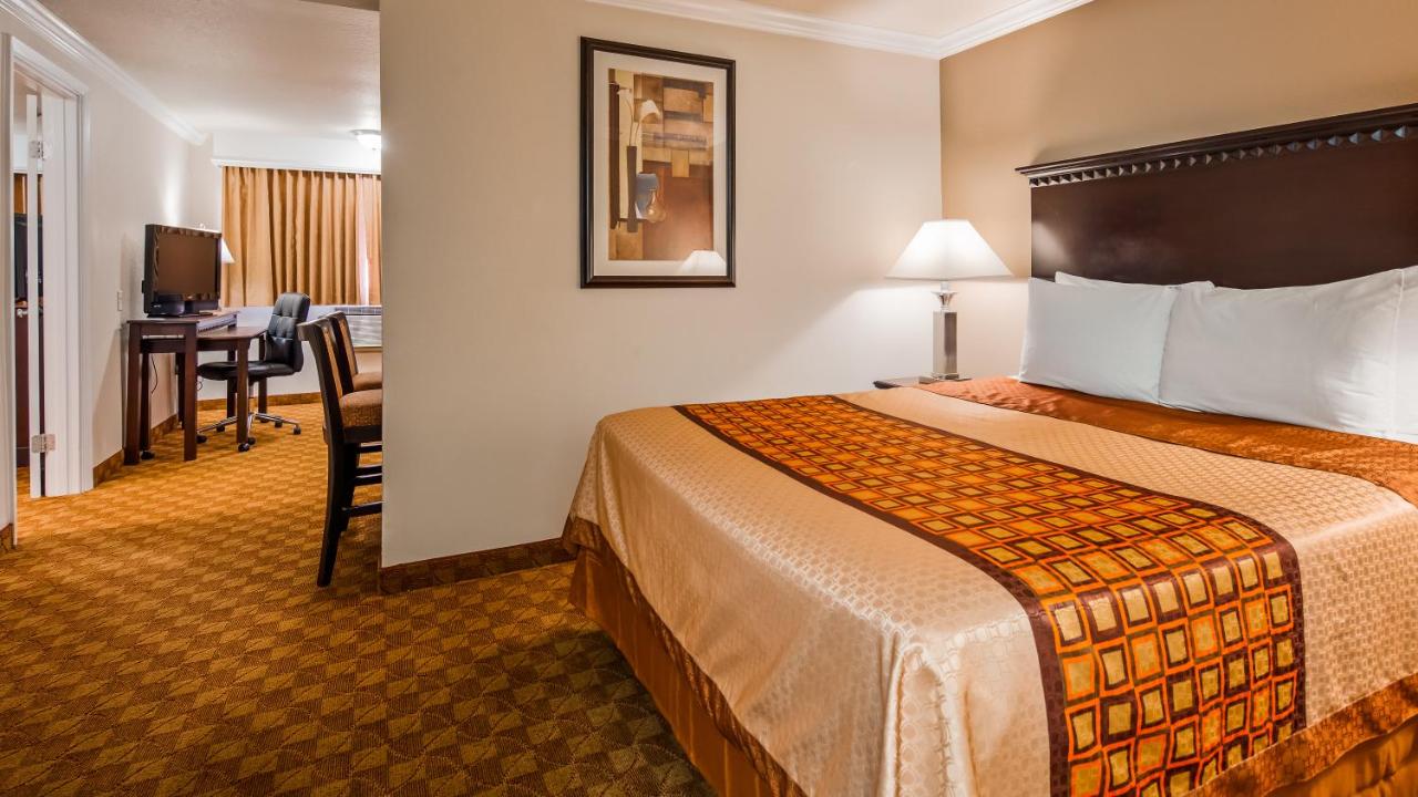 Two Room Queen Suite - Non-Smoking at Lompoc Valley Inn and Suites