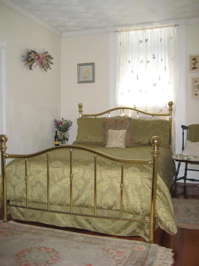  | Historic Hill Inn