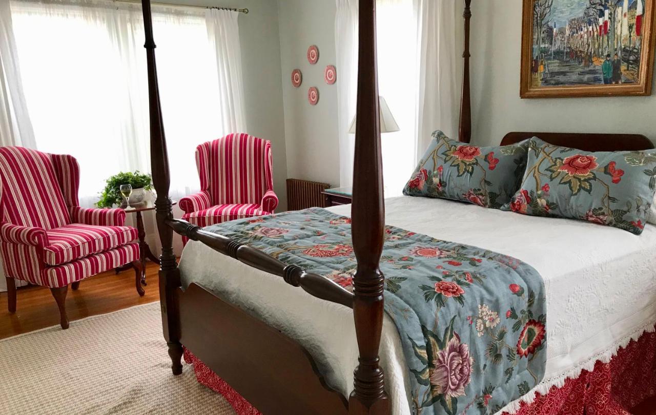 | The Belmont Inn