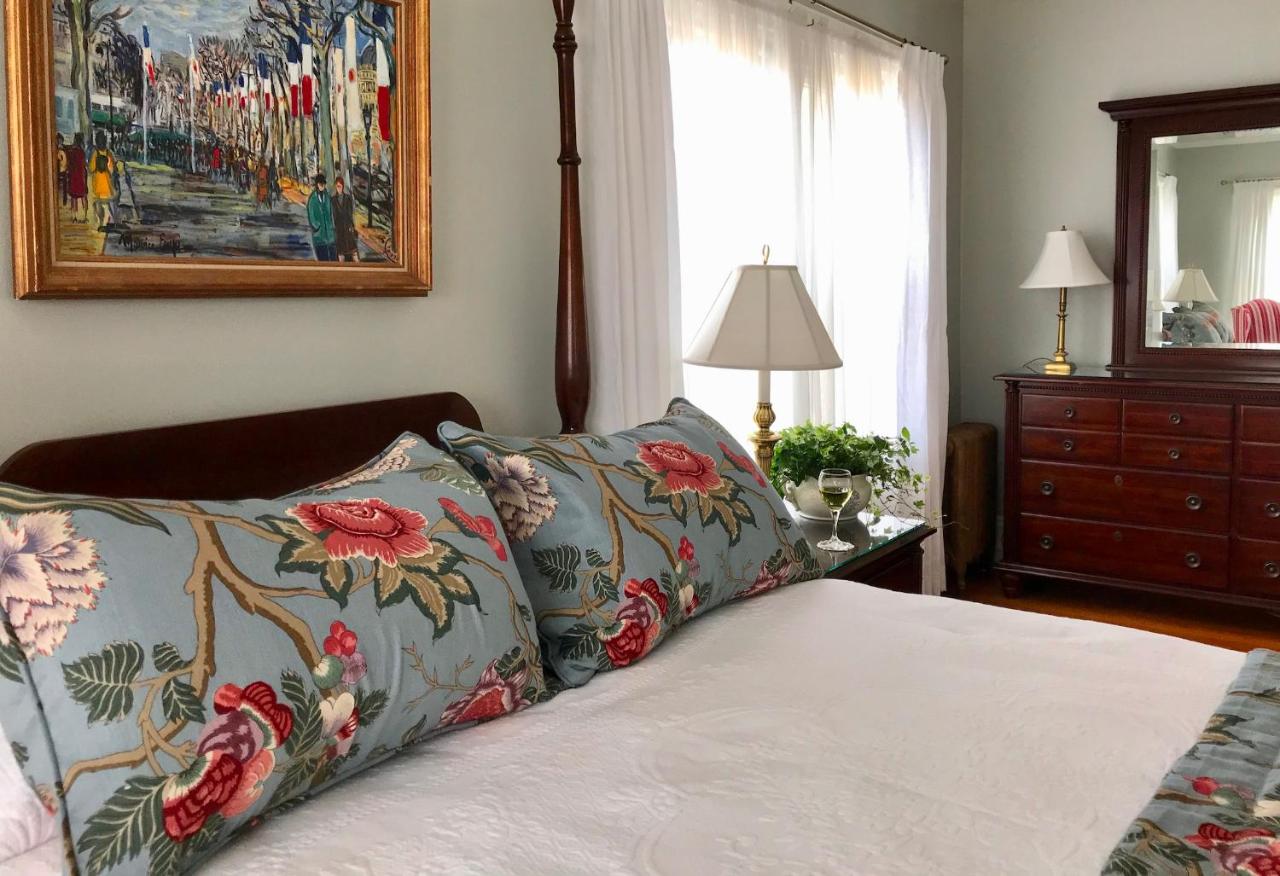 | The Belmont Inn
