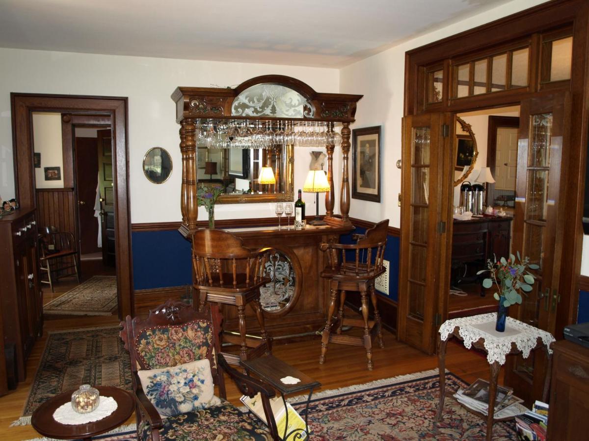 | Manheim Manor Bed & Breakfast