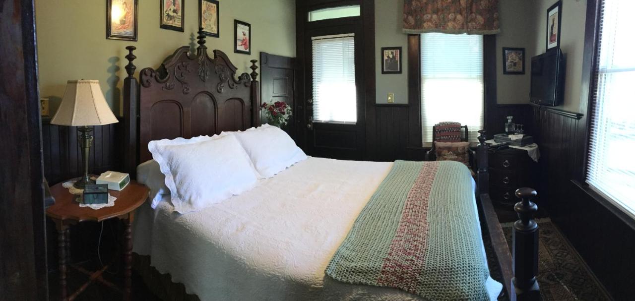 | Manheim Manor Bed & Breakfast