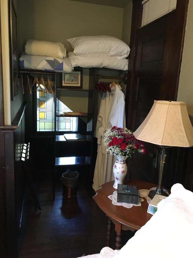 | Manheim Manor Bed & Breakfast