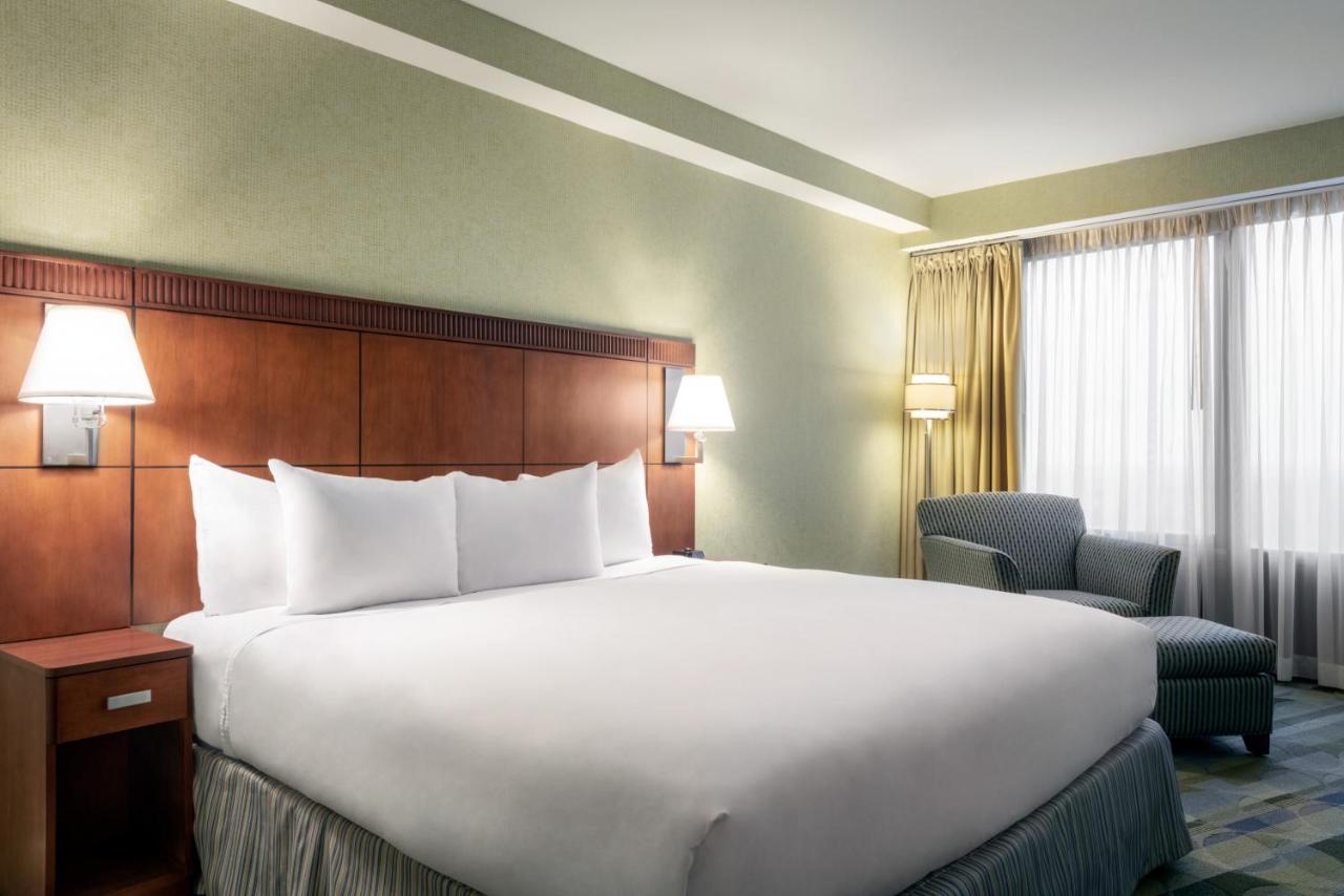 Presidential King Suite - Non-Smoking at Wyndham Springfield City Centre