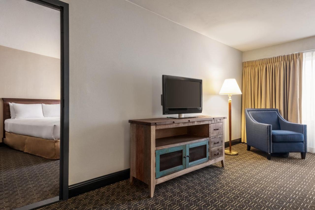 Junior Suite with Two Queen Beds - Non-Smoking at Wyndham Springfield City Centre