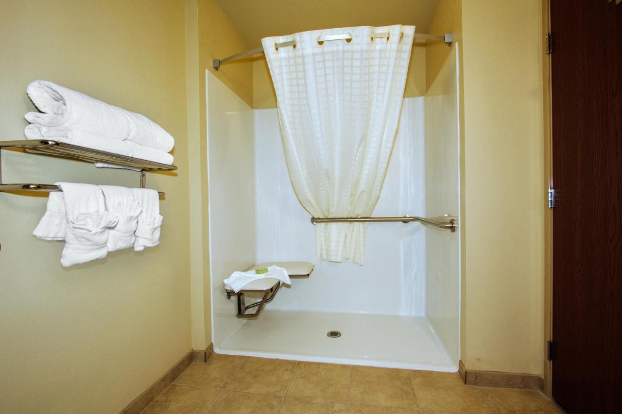 | Cobblestone Inn & Suites - Corry