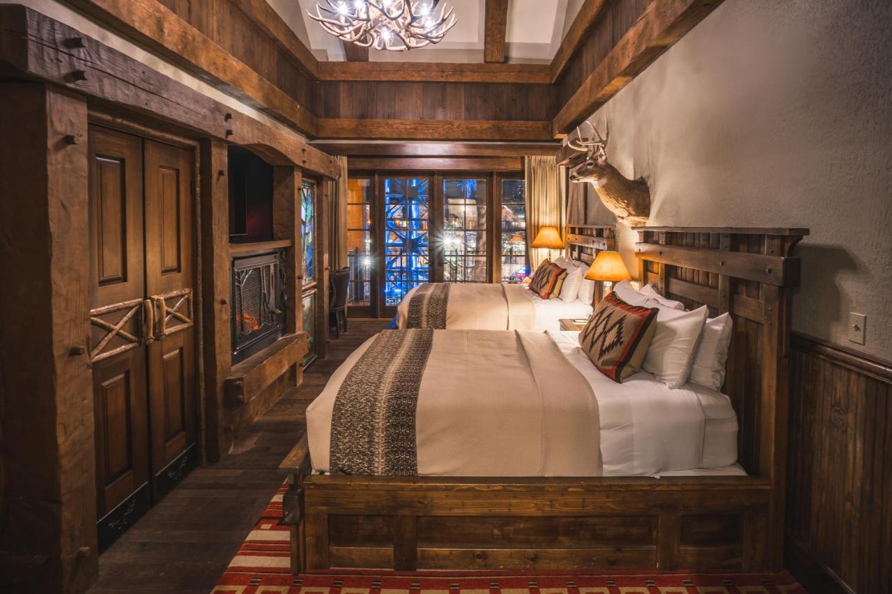 Interior Double Queen Room at Big Cypress Lodge