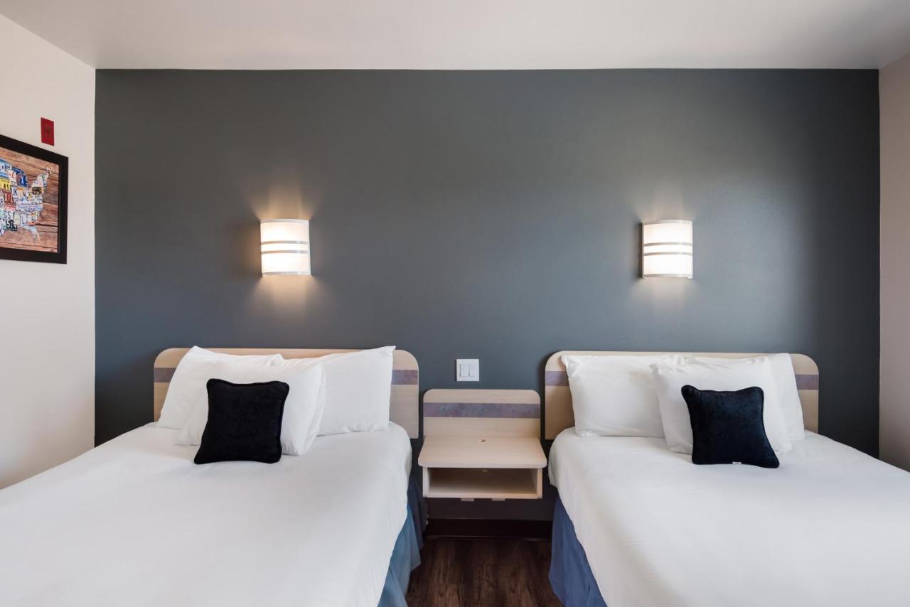 Pet Friendly Double Double Room at Red Lion Inn & Suites Butte