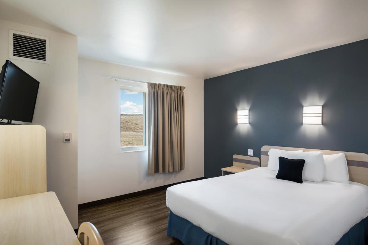 Accessible Queen Room at Red Lion Inn & Suites Butte