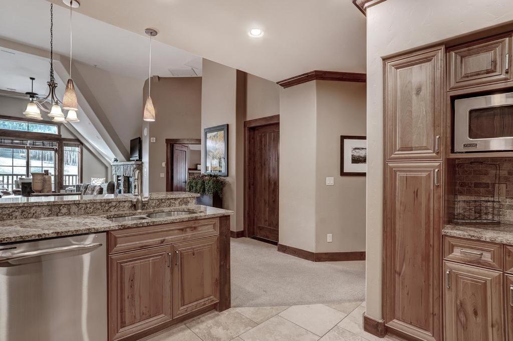 | Breckenridge Luxury Ski-In, Ski-Out Condos