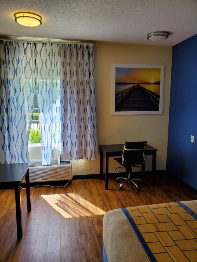 Double Room with Two Double Beds - Non-Smoking at Days Inn by Wyndham Macon I-75 North