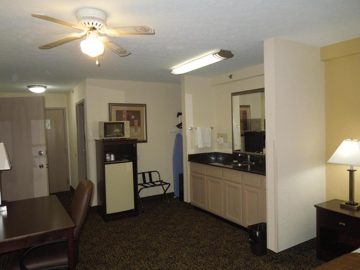 Two-Bedroom Suite - Non-Smoking at Best Western Inn