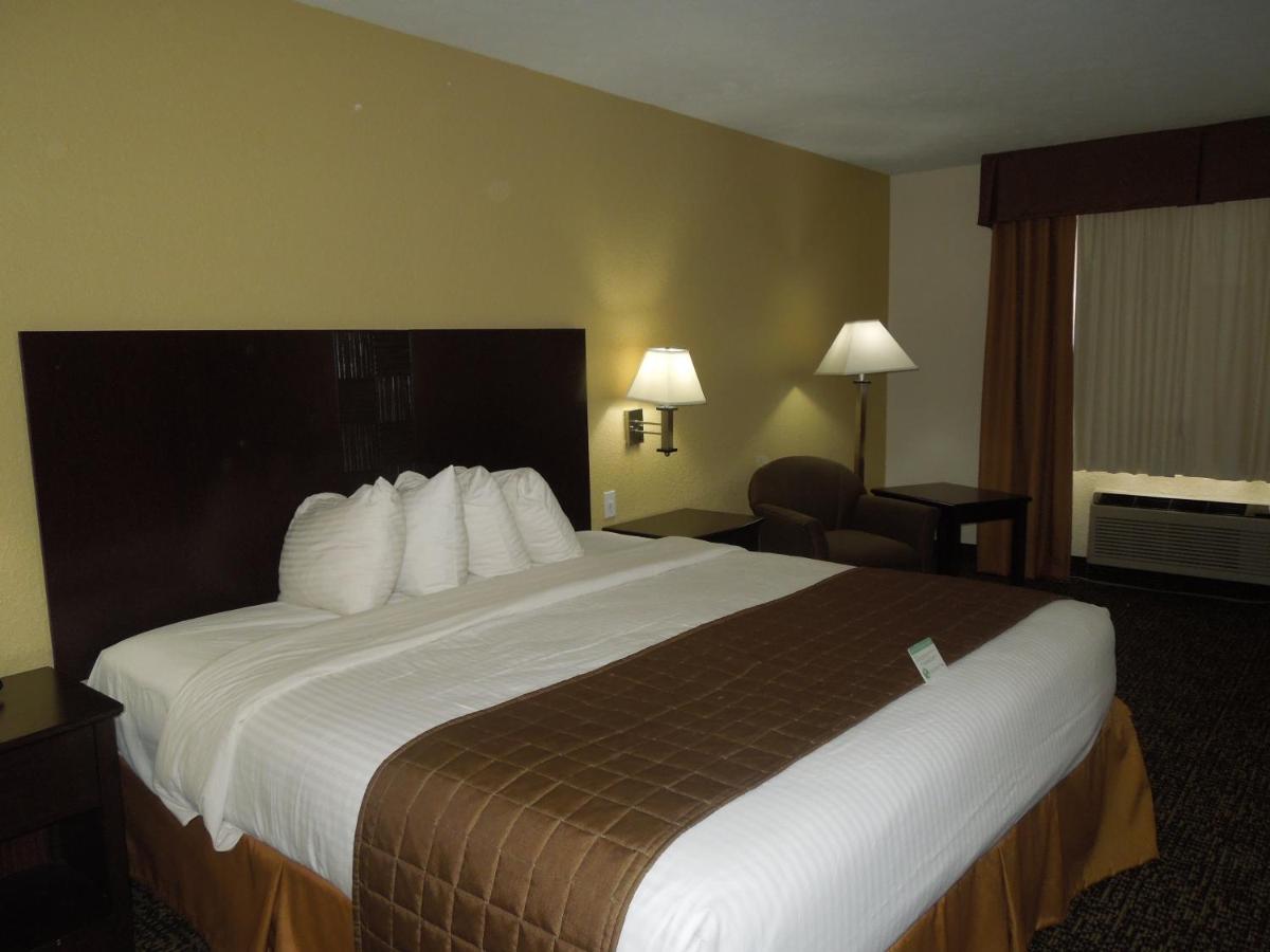 King Room with Bathtub - Disability Access/Non-Smoking at Best Western Inn