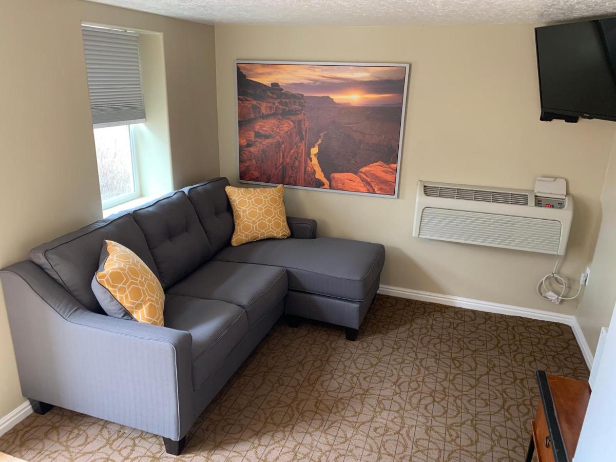 | Mountain Ridge Cabins & Lodging